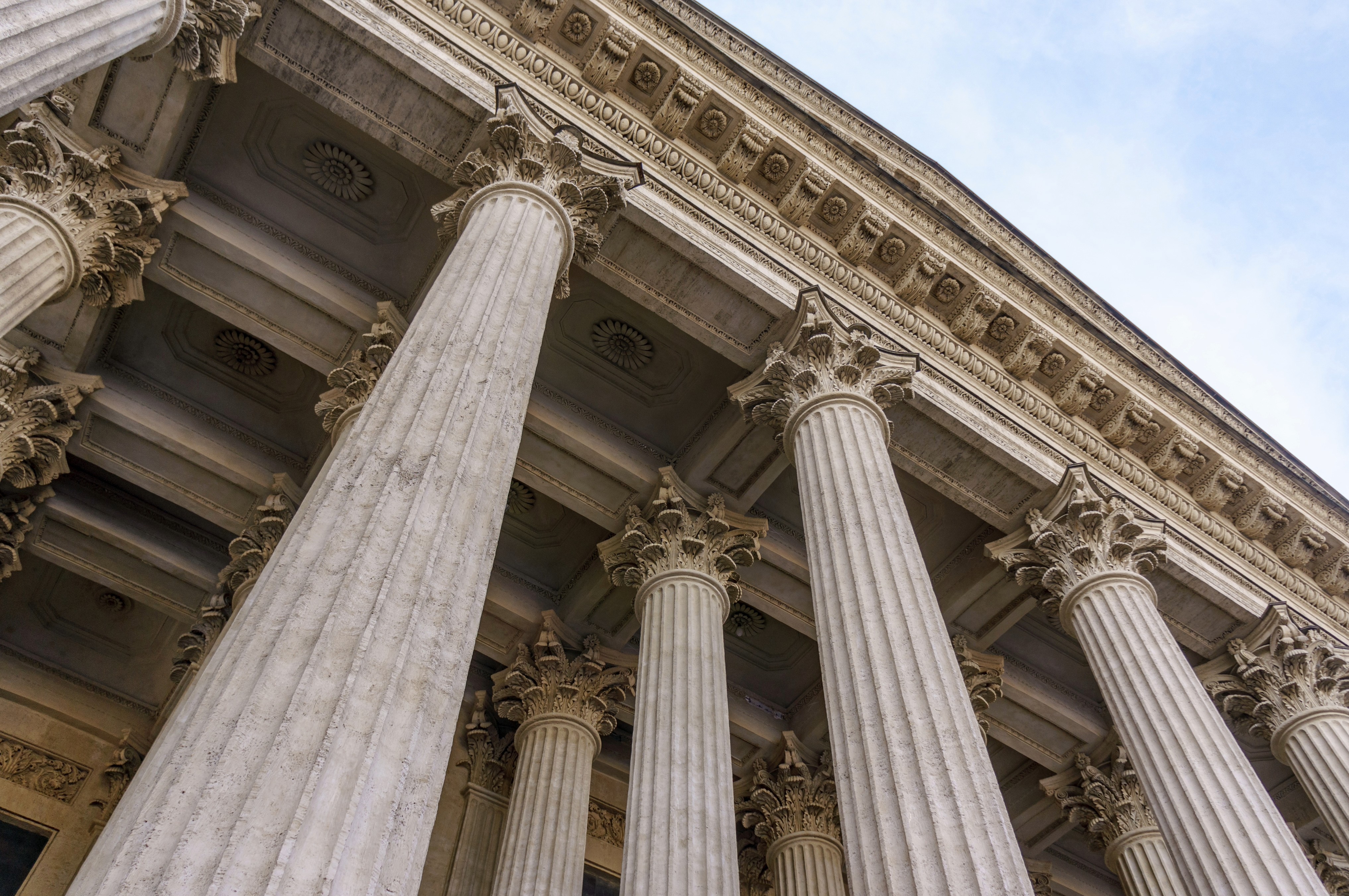 Cumplimiento normativo y estándares internacionales